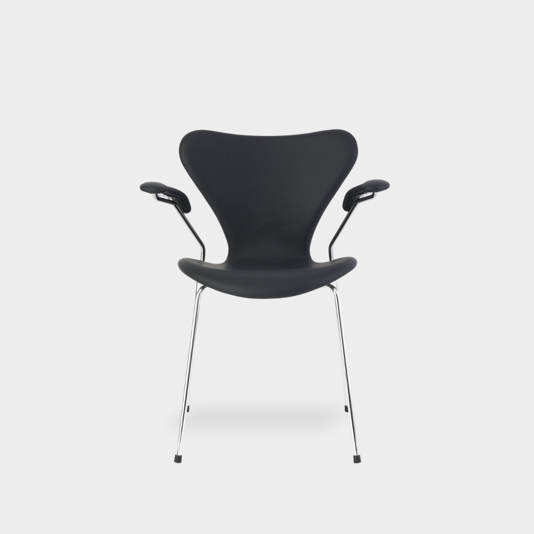 Polstring af Arne Jacobsen 7 er stol med arml n