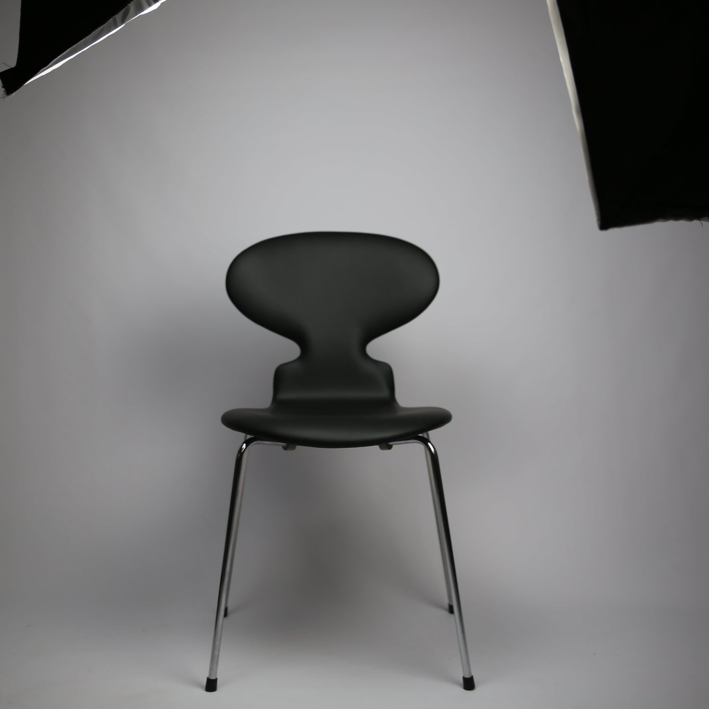 Arne Jacobsen 'Myren' i Soft Black